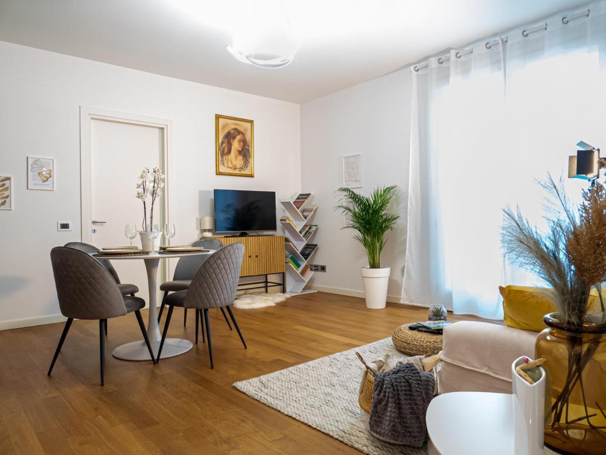 Maison Blanche: Appartamento Elegante Con Parcheggio Privato Mantova Eksteriør bilde